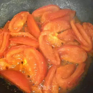 Make Tomato fried eggs step 5