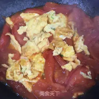 Make Tomato fried eggs step 6