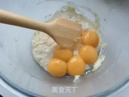 Make Orange juice caramel cream cup step 3