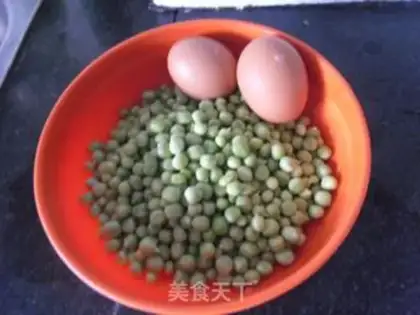 Make Eggs and peas step 0