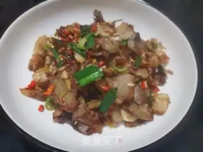 Make Garlic pepper fried pork step 5