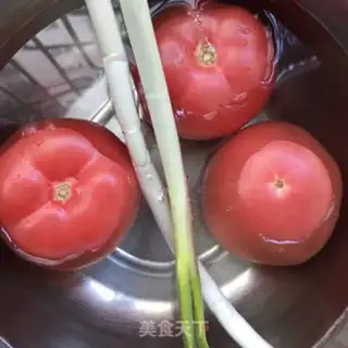Make Tomato fried eggs and rice step 0