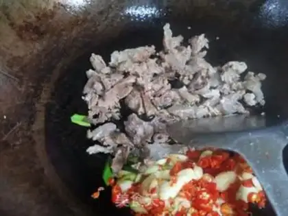 Make Garlic peppers for beef step 4