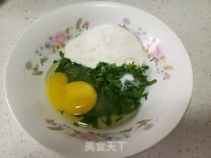 Make Garlic egg pancakes step 3