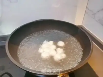 Make Rice ball step 3
