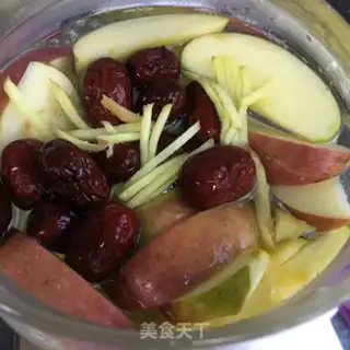 Make Ginger date apple tea step 2