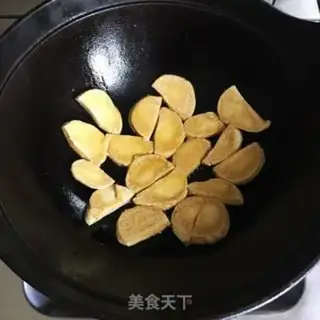 Make Five flowers for a sour chicken step 0