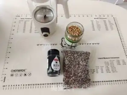 Make Quinoa black sesame soy sauce step 0