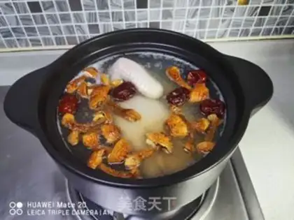 Make Qi-su, chicken soup step 2