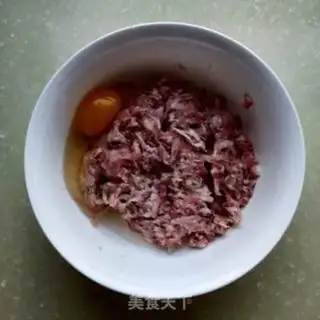 Make Burgundy meatball soup step 1