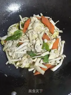 Make Seafood mushroom fried eggs step 7