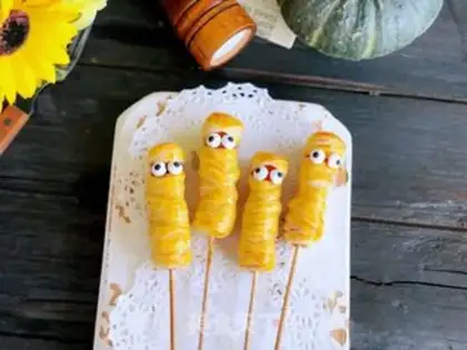 Make Halloween mummies step 6