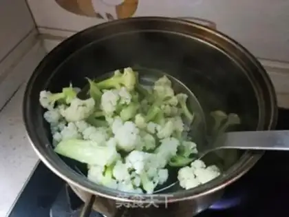 Make Sour omelet step 1