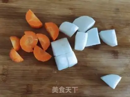 Make Japanese chicken leg radish step 1