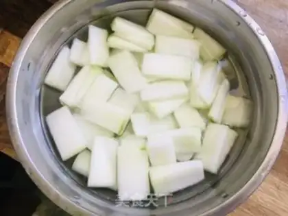 Make The ginseng cucumber soup step 1
