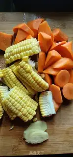 Make Pork-bone corn-cracker-cooked pellets step 1