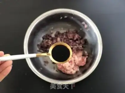 Make Pork pan helmet step 1