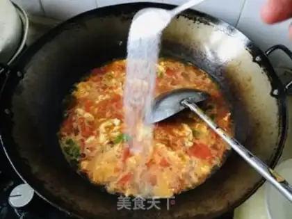 Make Eggs and tomatoes step 4