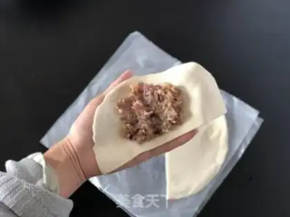 Make Pork pan helmet step 2
