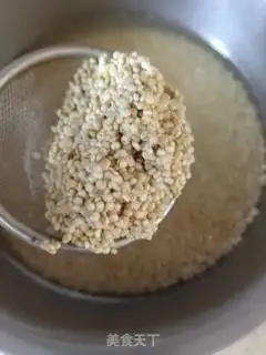 Make Low fat and nutritious quinoa step 0
