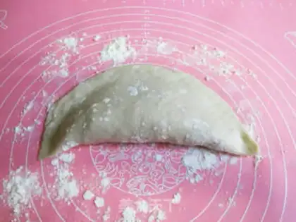 Make The onion meat box step 11