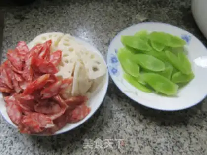 Make ♪ Scrambled with sausage ♪ step 0