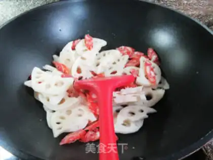 Make ♪ Scrambled with sausage ♪ step 1