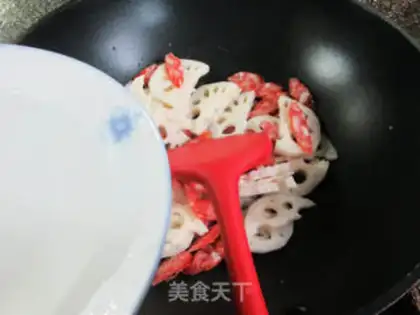 Make ♪ Scrambled with sausage ♪ step 2