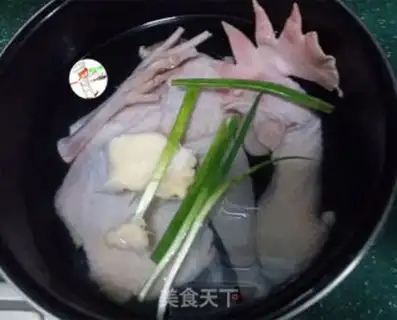 Make Burgundy chicken soup step 1