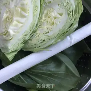 Make Sour sauce and noodles step 1