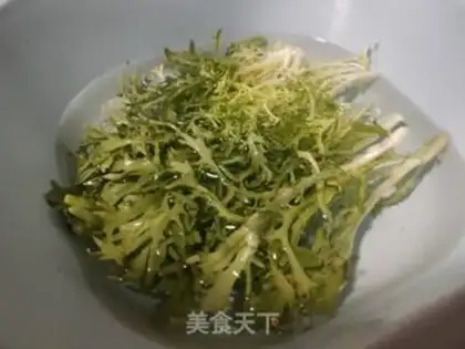 Make A chrysanthemum with salad step 0