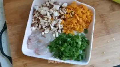 Make Pumpkin shrimp fried rice step 3