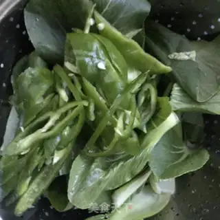 Make Sour sauce and noodles step 3
