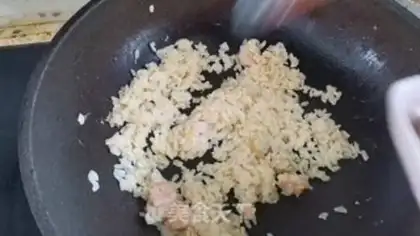 Make Pumpkin shrimp fried rice step 4