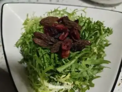 Make A chrysanthemum with salad step 3