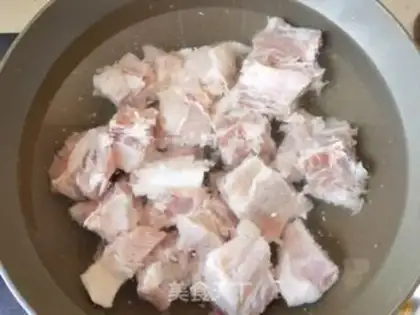 Make Steakbone stew of potatoes step 1