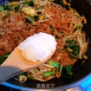 Make Sour sauce and noodles step 8