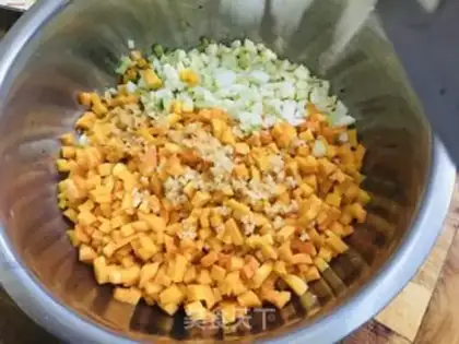 Make Pumpkin bun step 1