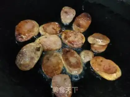 Make Egg roasted sausage salad step 4