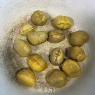 Make Chestnut peanut beans step 1