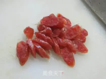 Make Garlic sausage fried soybeans step 1