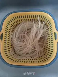 Make Bean sprouts step 0