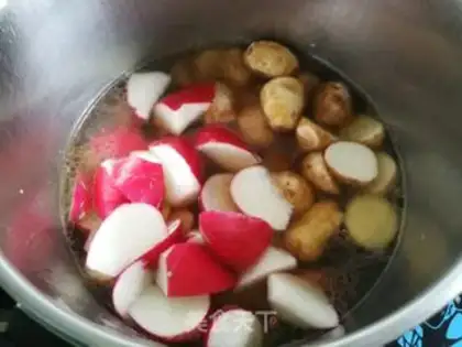 Make radish hair chops step 5
