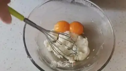 Make Fresh lemon sponge cake step 5