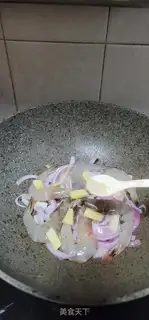 Make Black pepper onion shrimp step 5