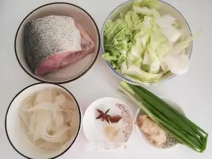 Make The cabbage and the fish step 0