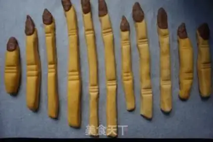 Make Pumpkin finger crackers step 15