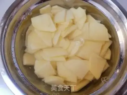 Make Onion fried potato chips step 1