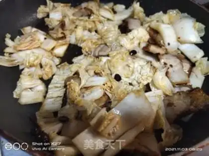 Make Five bouquets of fried wheat noodles step 4