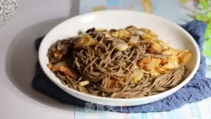 Make Five bouquets of fried wheat noodles step 6